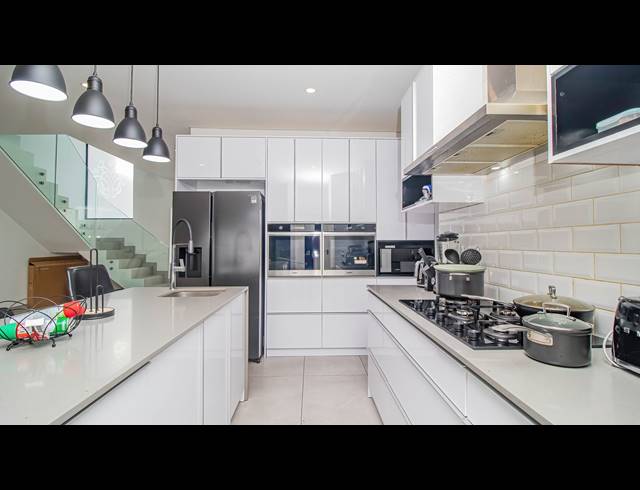 4 BEDROOM HOUSE FOR SALE IN SANDOWN